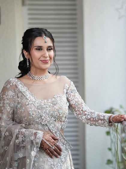 Modern Pastel & Ivory Brides photo 5