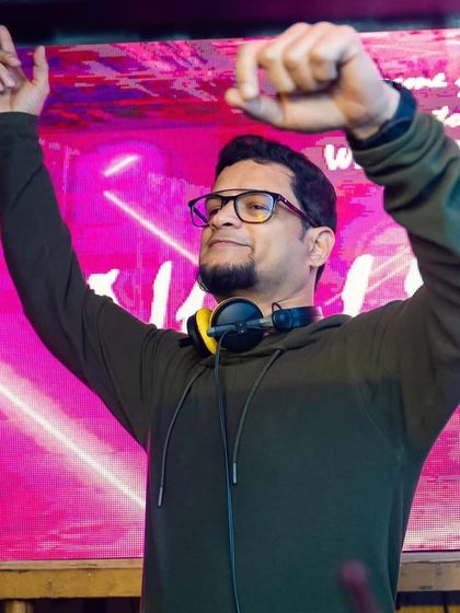 Hemanth Bhat - Club & Nightlife DJ Behind the Decks photo 23