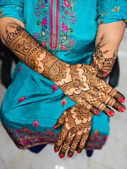 A full view of the dome design, showing how it extends up the arm with complementary patterns.