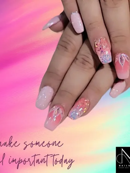 "Make someone feel important today." This intricate pink and silver glitter set is a perfect way to treat yourself or a loved one.