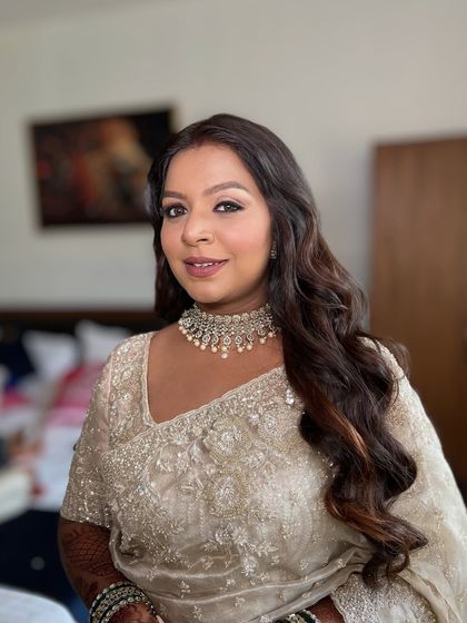 Modern Pastel & White Bridal Looks photo 53