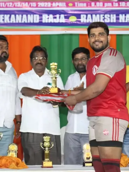 Vijay Divekar awarded 'Best Catcher' for his defensive skills.