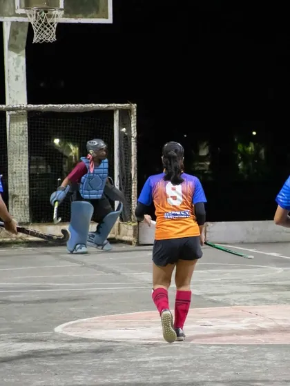 An attacking play develops as players move towards the opponent's goal. This demonstrates the teamwork and tactical awareness we instill in our girls' team.