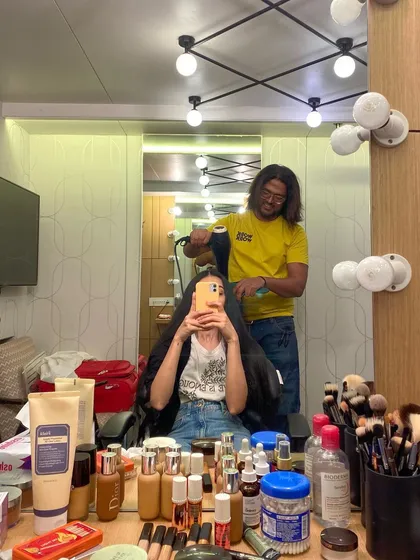A mirror selfie during hair prep for 'Dange/Por'. It takes a village to create a character, and I'm so grateful for the amazing artists I get to work with.