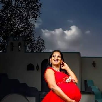 The Lucky Studio - Photoshoot & Special Occasion Outfit Rental Additional Photoshoots photo 9