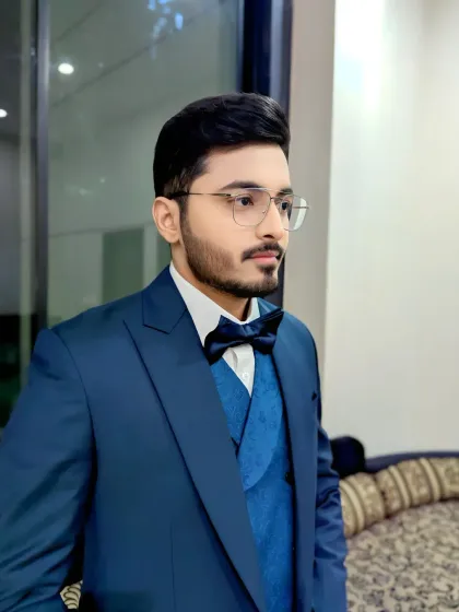 A sharp, modern look for a Roka or Engagement ceremony. I styled this client with HD makeup that complements his blue suit and ensures he looks polished from every angle. The focus is on clean skin, defined features, and a hairstyle that holds through the event.