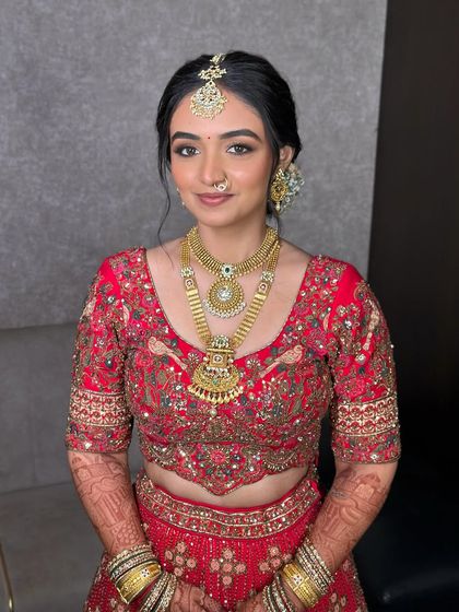 Classic Red & Maroon Bridal Looks photo 32