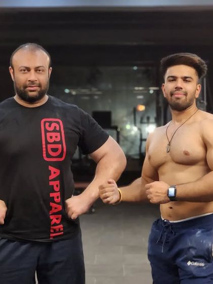 An amazing workout with a men's physique athlete. Strength comes in many forms.