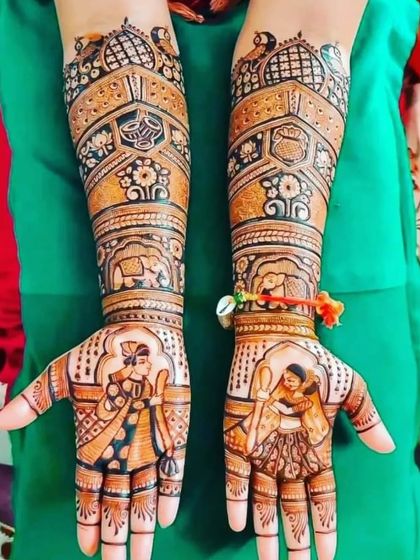 This design features a bride and groom on the palms, with intricate architectural details and auspicious symbols on the arms.