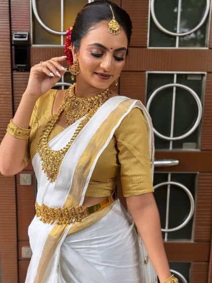 The power of makeup is to enhance beauty. Here, we see a complete South Indian bridal look with all the traditional elements.