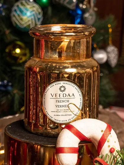 A curated selection from our extensive product portfolio, showcasing the diverse range of fragrances, colors, and designs we offer. Each image highlights the beauty and versatility of our candles, diffusers, and gift sets.