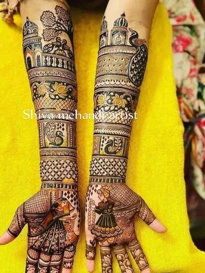 This design features a groom's portrait on one palm and a bride on the other, with the forearms depicting a royal palace scene and majestic peacocks.
