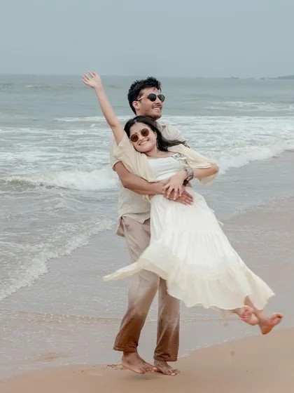 The carefree spirit of a Goan beach adventure. I capture the fun and playful side of your relationship, with the sun, sand, and waves as our beautiful, natural studio.