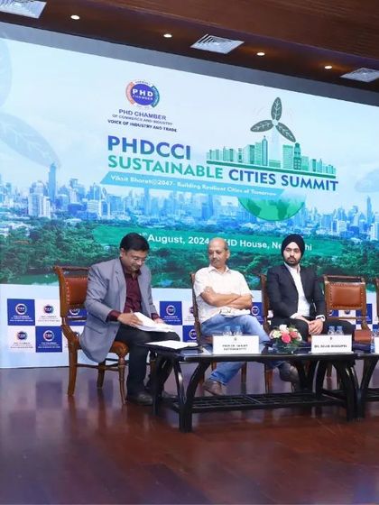 Associate Director Ravideep Singh speaking at the PHDCCI Sustainable Cities Summit. He emphasized the crucial role of integrating environmental, economic, and social dimensions into hospital design to revolutionize healthcare.