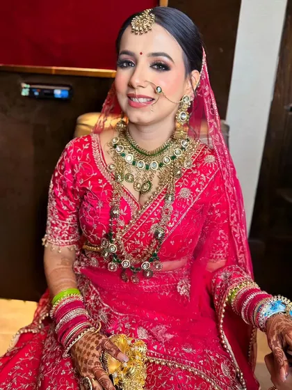 A happy, smiling close-up. This look is a perfect example of my "less is more" philosophy.