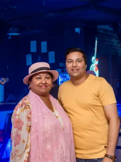 Another shot of this stylish couple.