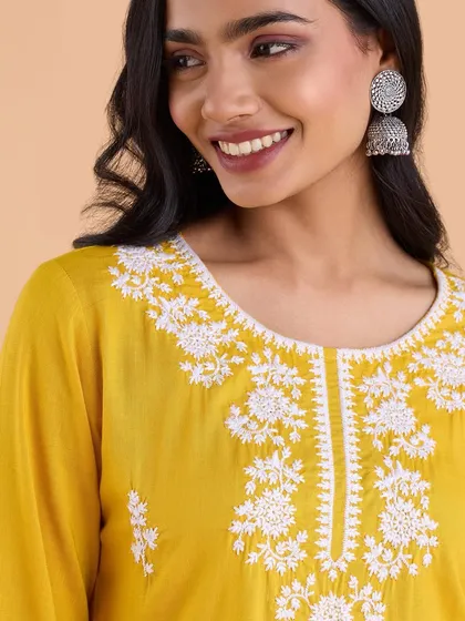 Another example of a fresh and minimal look for an e-commerce shoot. The makeup is clean and bright, ensuring the model looks approachable and her features are clearly defined.