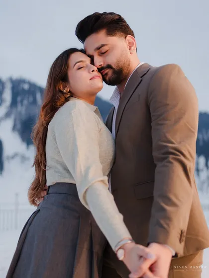 A love that feels like poetry in the middle of winter. This destination pre-wedding shoot in the snows of Kashmir was about capturing warmth and intimacy against a vast, serene landscape.