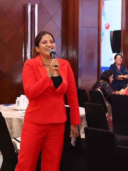 Interacting with attendees during a session at the FDD Conclave. Making a conference interactive is key to keeping the audience engaged throughout the day.