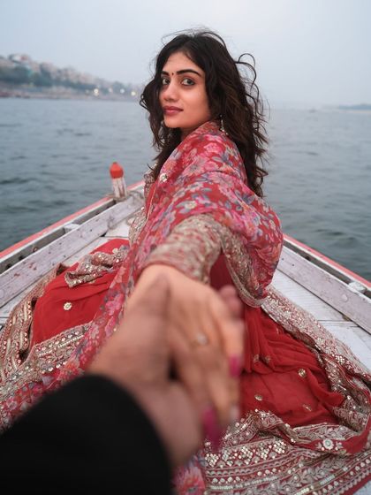 A look back that invites you into a world of love and legacy. This portrait captures the essence of a shared journey, starting in the soulful city of Banaras.