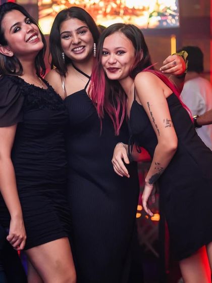 Another stylish group of ladies enjoying their night out at The Fixx Bar.