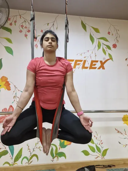 Find your calm mid-air. This floating Baddha Konasana, or butterfly pose, is one of our favorite ways to end a session. It allows for a deep hip-opening stretch and a moment of pure, weightless meditation, letting all the stress just melt away.