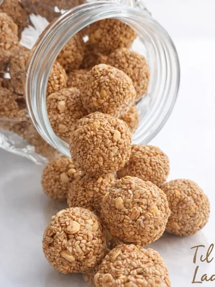 A winter classic, our Til ke Ladoo is made with roasted sesame seeds and jaggery. These energy-packed bites are a traditional treat during Makar Sankranti but are perfect anytime you need a wholesome, sweet snack.