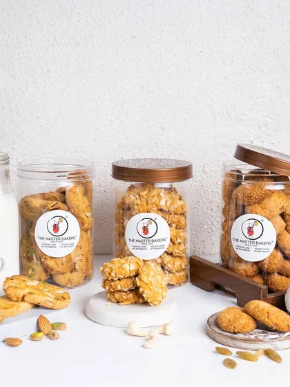 There is nothing quite like a classic cookie. Our artisanal Kaju and Dry Fruit cookies are handcrafted for that perfect crunchy bite, pairing the richness of cashews with wholesome assorted dry fruits. They are a simple, comforting treat for any time of day.