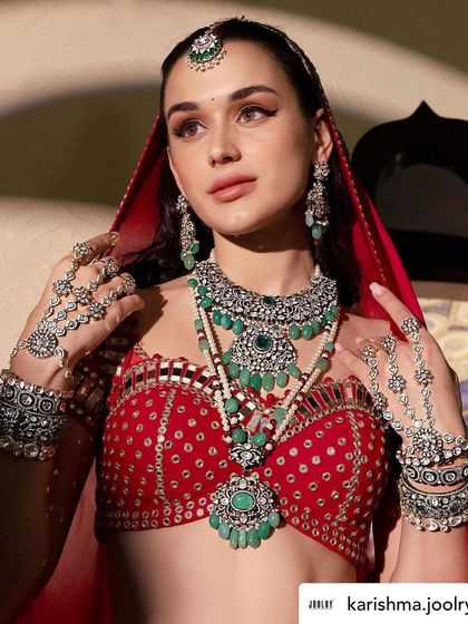 Capturing the complete bridal jewellery set. From the hand harnesses to the layered necklaces, my job is to showcase how each piece contributes to the overall magnificent look.