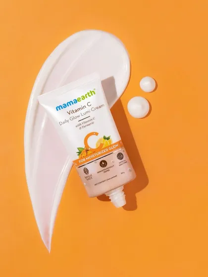 A perfect swatch tells a story of texture and quality. We carefully crafted this smear to show the luminous, creamy consistency of the product against a bold, monochromatic background, making it instantly desirable.