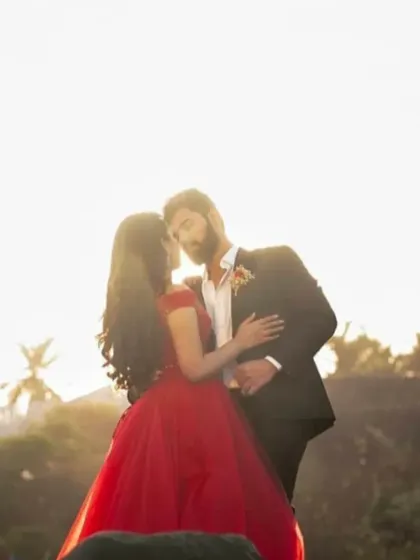 Dress Rental Buzz - Photoshoot Outfit Rental Couple & Pre-Wedding Outfits photo 13