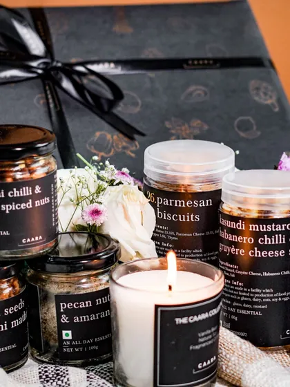 A detailed look at the contents of our Wexcombe hamper, a dream for anyone who loves to host. It’s packed with divine nibbles and accompaniments that pair perfectly with drinks.