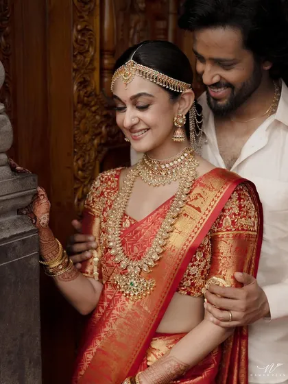 A close-up of the stunning South Indian bridal look, showcasing the intricate jewelry and our classic, natural glam.