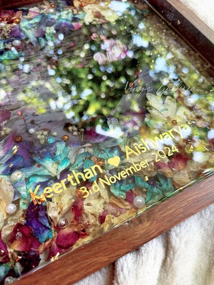 Vinys Galleria - Keepsake & Memory Preservation Wedding Keepsakes: Teakwood Frames photo 15