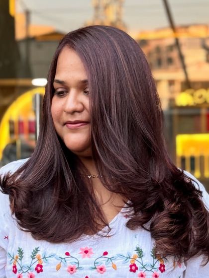 A total game-changer with Mahogany Global and babylights. This look is neat, clean, and perfect, adding subtle dimension to a rich red-brown base.