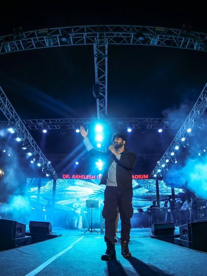 Mithoon on a massive stage at MNIT Jaipur, demonstrating the impressive scale of our productions.