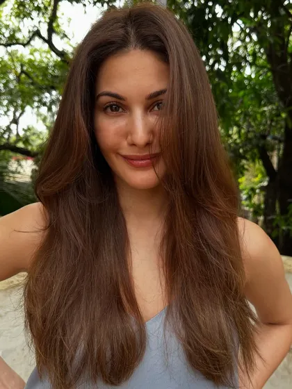 The lovely Amyra Dastur came in for a refresh. I gave her a subtle balayage to add some warmth and dimension to her beautiful long hair, keeping it looking natural and chic.