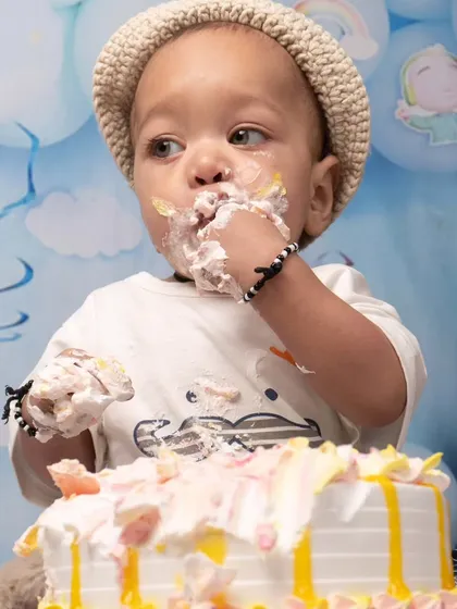 A first birthday cake smash is all about capturing pure, messy joy. I set up everything for a fun session that celebrates this huge milestone for your little one.