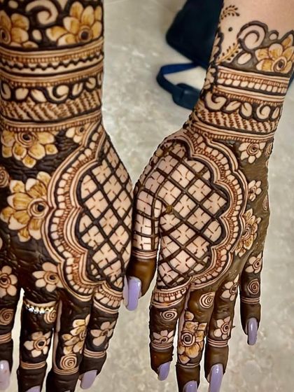 Intricate Bridal Mehendi photo 48