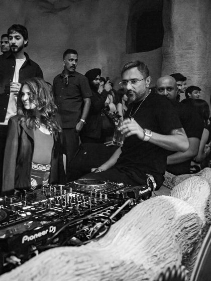 A classic black and white shot of the scene at Bastian with Yo Yo Honey Singh. The energy was palpable.