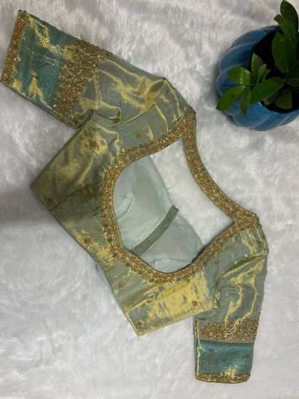 The Glamhouse - Ethnic Wear & Jewellery Rentals Modern & Chic Blouse Designs photo 34