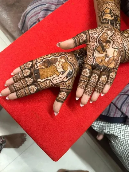 A beautiful design for a son's Mundan ceremony, featuring portraits of the loving parents. This shows how mehendi can be a part of every family celebration.