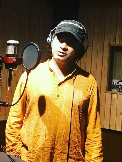 A classic moment from a vocal recording session with celebrated Bollywood singer Mohit Chauhan. Our studio is equipped with high fidelity microphones to ensure a clean, professional take for every artist.