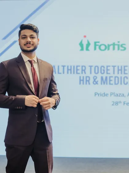 Ready to take the stage at the Fortis Healthcare event. I always tailor my performance to the audience, and it was a unique challenge to mystify a room full of brilliant medical minds.