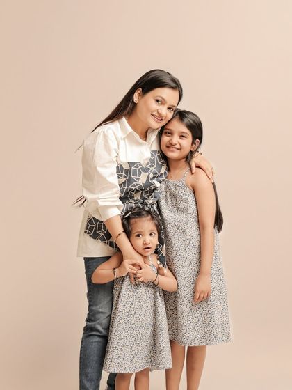 Family & Sibling Portraits photo 10