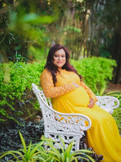 Outdoor Elegance: Lush Parks & Golden Light photo 21