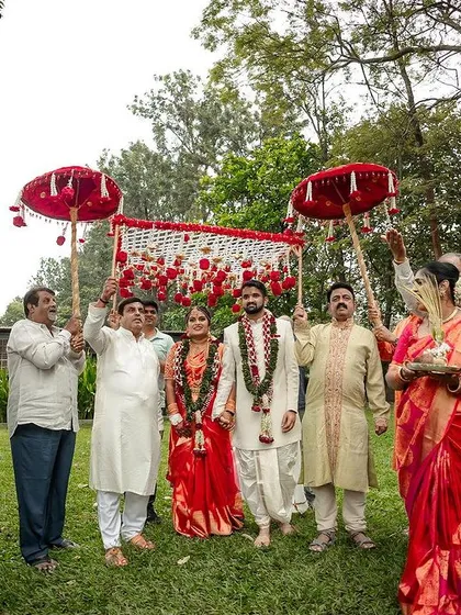 A colorful outdoor procession during a traditional family celebration. We document the grandeur and customs of your events, showing how the whole family comes together to celebrate a milestone.