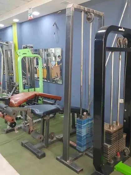 An overview of some of our machine stations, including the leg curl and cable pulley machines. We ensure there is a variety of equipment to keep your workouts effective and prevent plateaus.