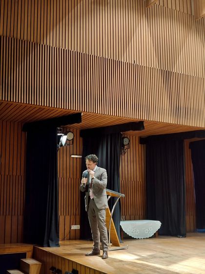 Grégor Trumel, Director of the French Institute in India, delivers a welcome note at the premiere of 'Sabar Bonda'. Our film events are often graced by esteemed guests from the cultural and diplomatic communities.
