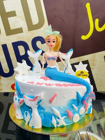 Kids' Character & Cartoon Cakes photo 29